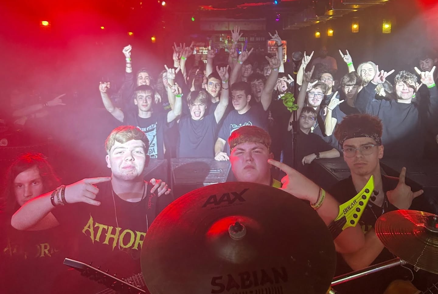 Athoris – metalcore tânăr din Arad, cu energie și debut puternic